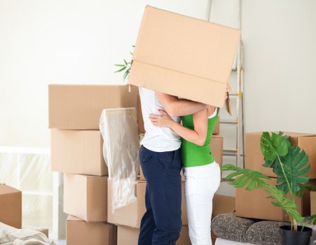 Moving items through a Kennington residential street with access considerations