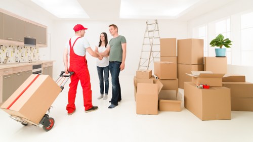 Kennington removal truck hire for loading furniture and boxes