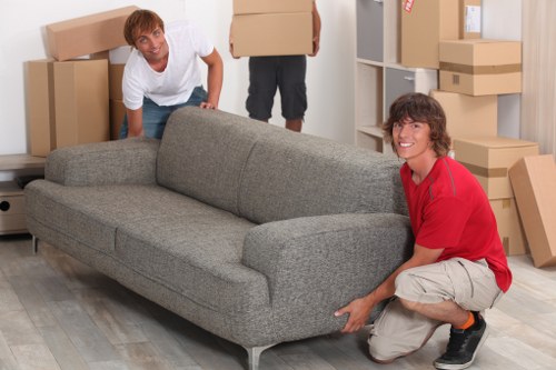 Kennington street access considerations for a home or flat removal service