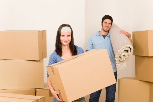 Local moving truck for flats and homes near Kennington
