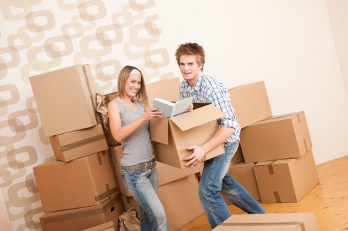 Moving truck prepared for Kennington property access challenges
